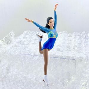 Hallmark Keepsake Ornament Kristi Yamaguchi Olympic Figure Skater 2000